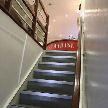 La Marine, Vieux Port 酒店 2*