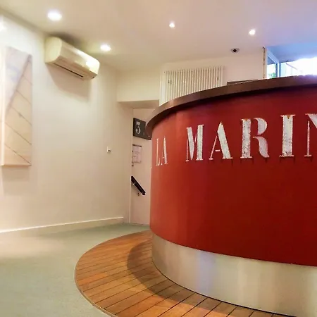 La Marine, Vieux Port 酒店 拉罗歇尔